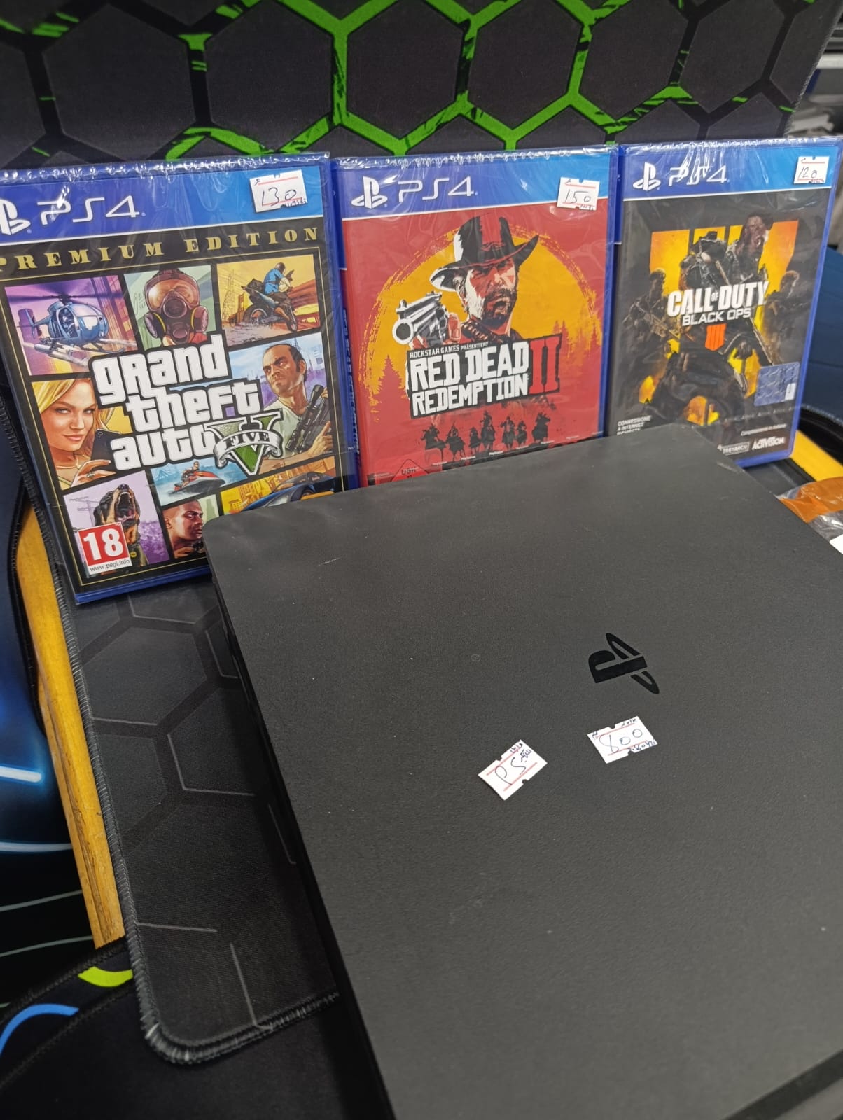 بلايستيشن 4 مع بكج العاب - PS4 SLIM 1TB