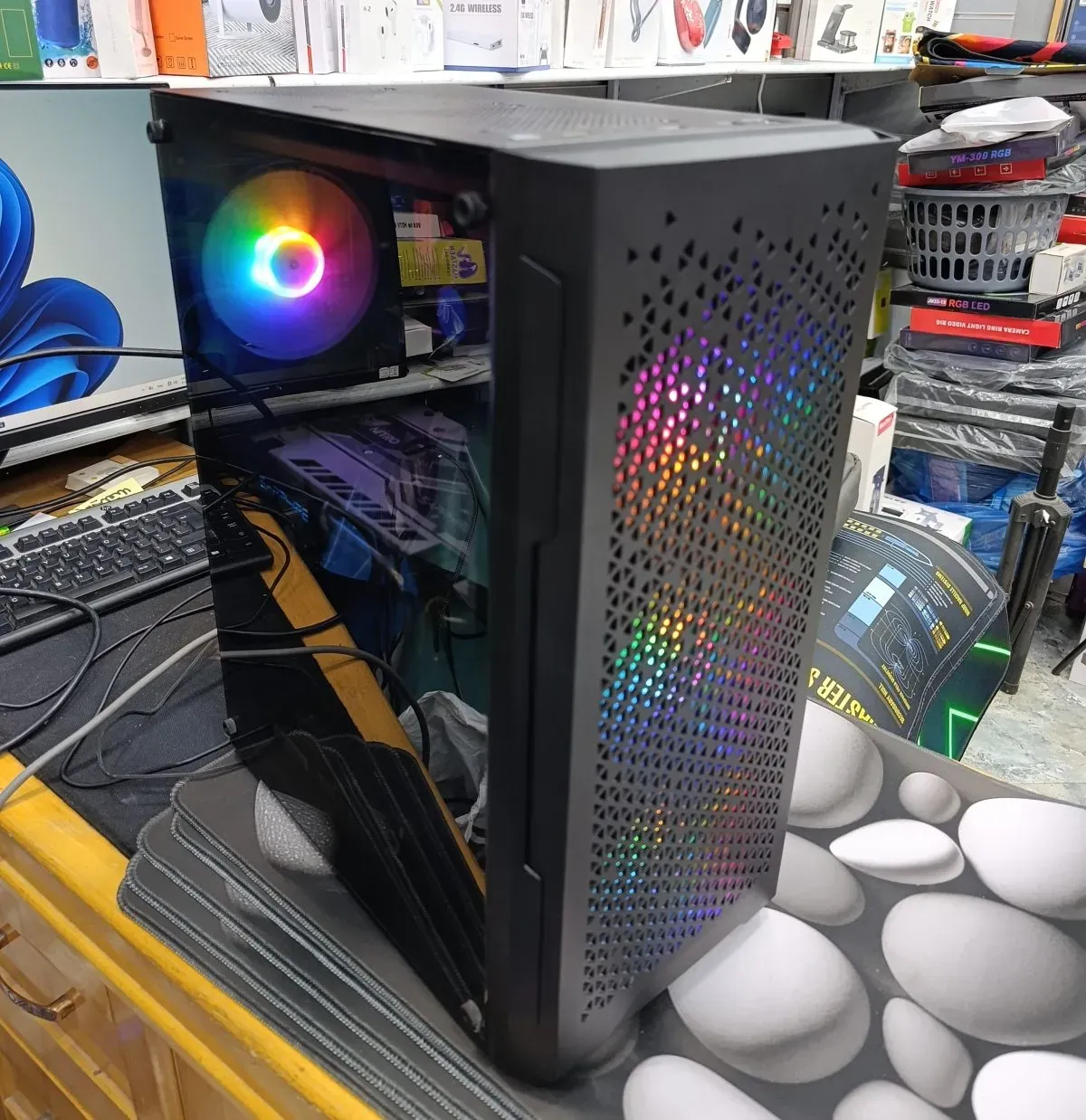 كمبيوتر جيمينج i5 جيل ثامن rx570 8gb - مجدد