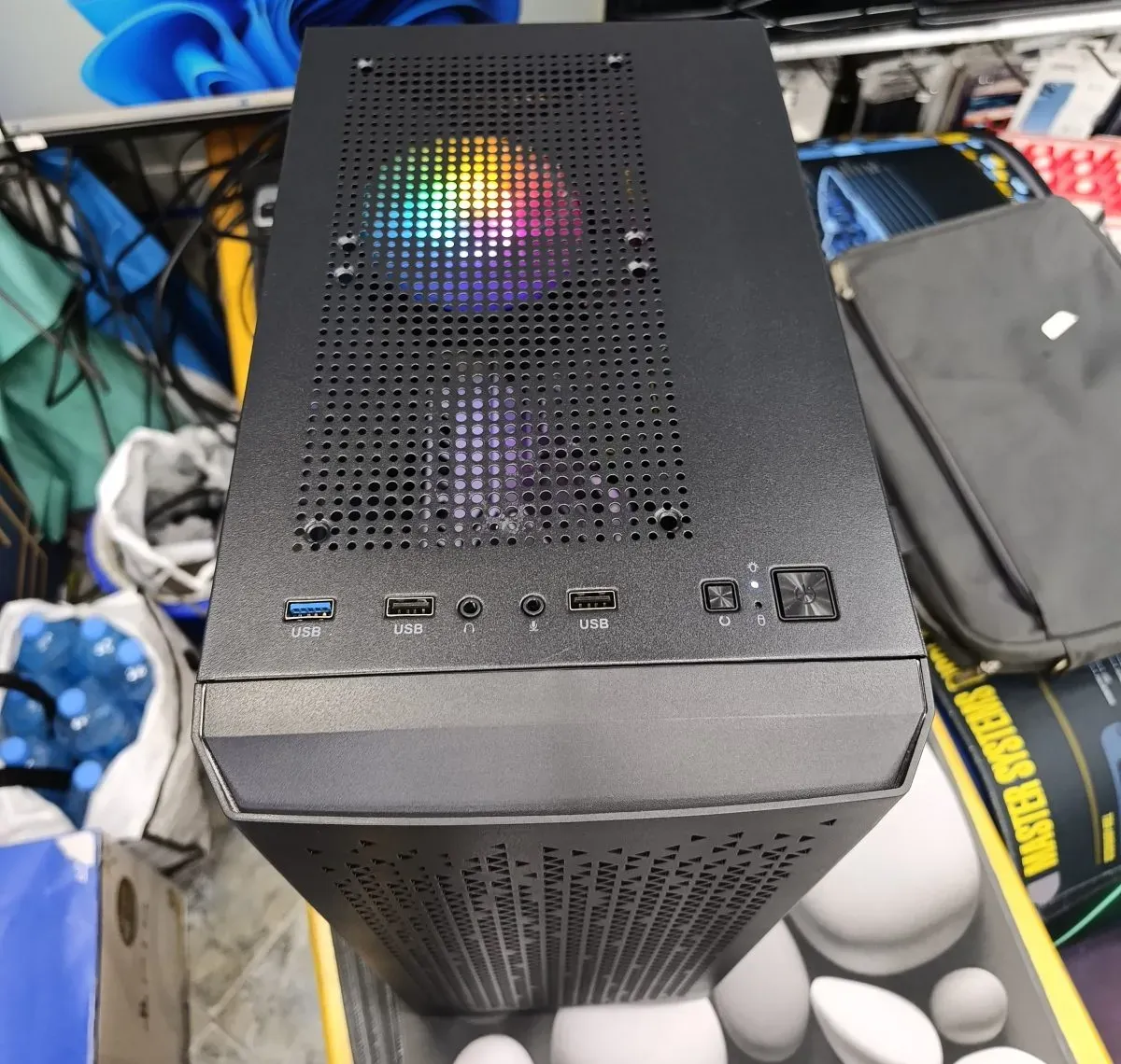 كمبيوتر جيمينج i5 جيل ثامن rx570 8gb - مجدد