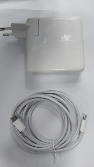 Apple MacBook charger 87W