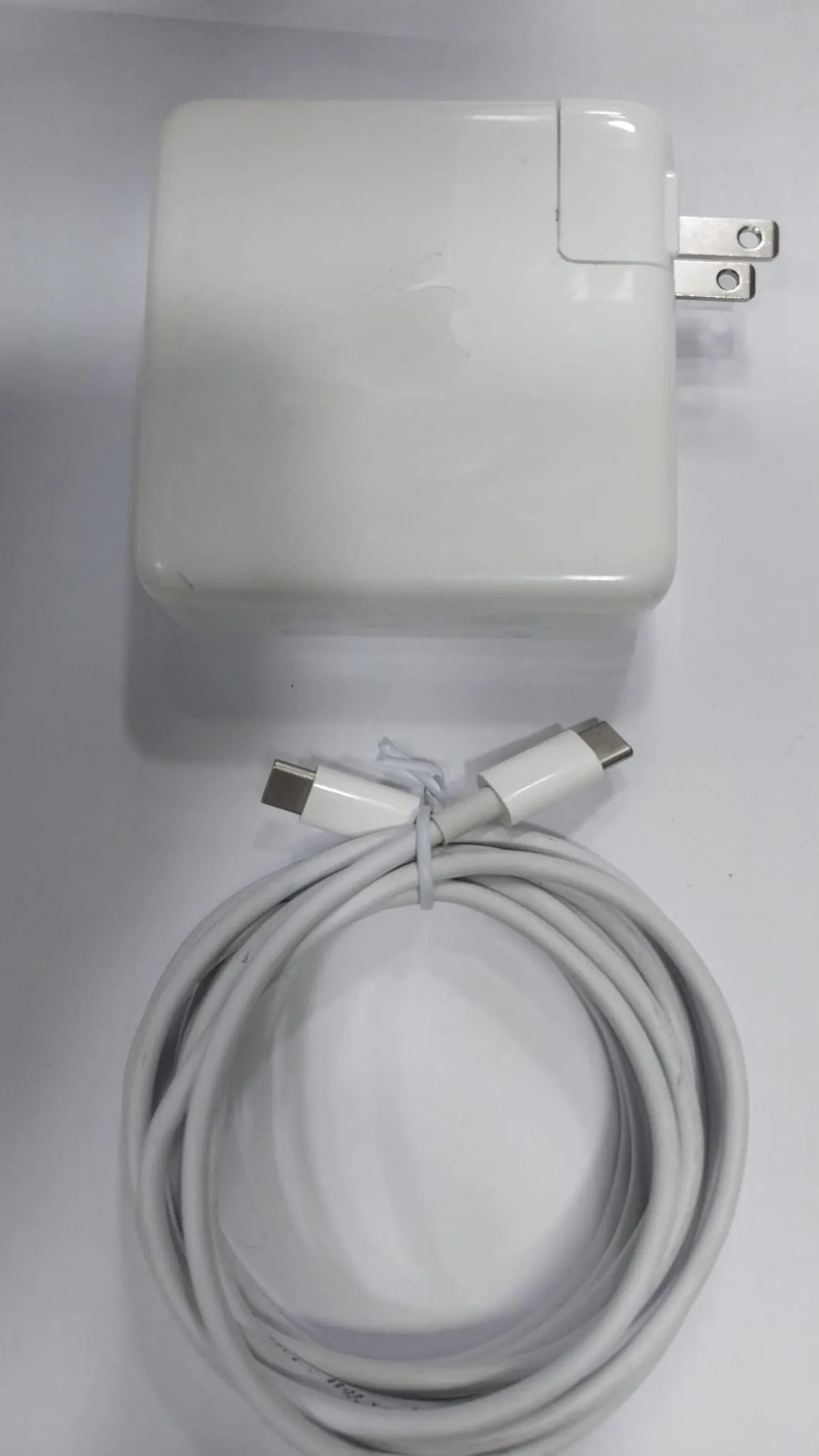Apple MacBook charger 96W